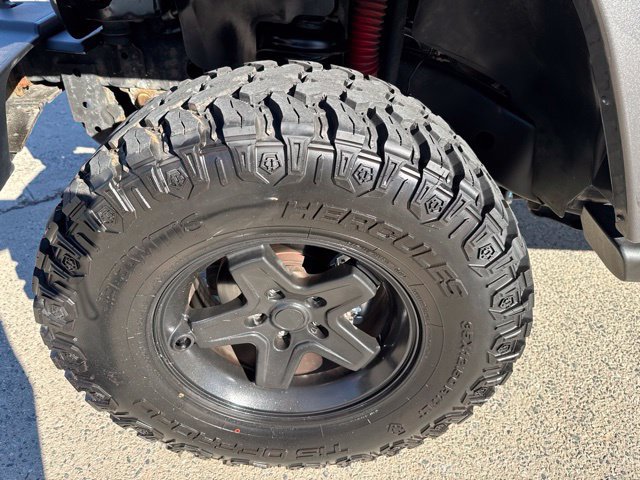 Used 2018 Jeep Wrangler Unlimited Sahara AWD/4WD image 15