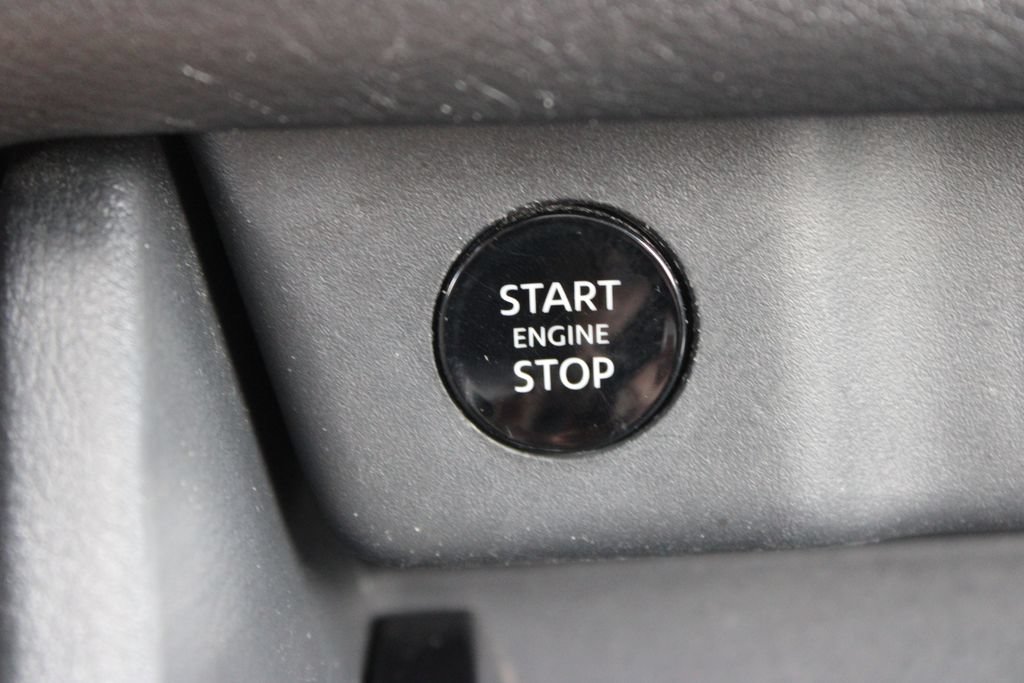 Used 2024 Nissan Rogue SV AWD/4WD image 39