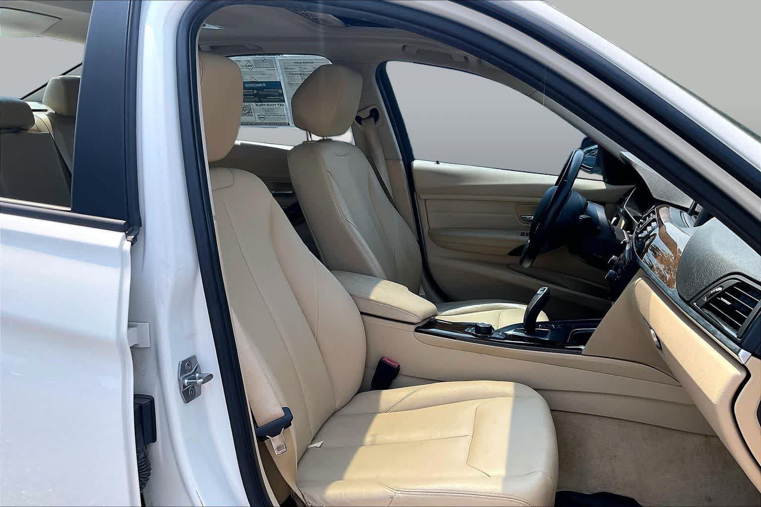 Used 2015 BMW 320i xDrive Sedan AWD/4WD image 8