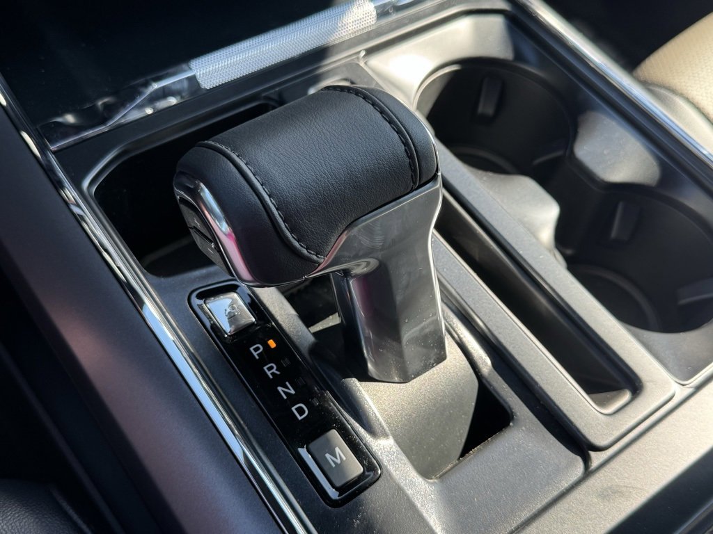 New 2025 Ford F150 Lariat w/ Equipment Group 502A High image 33