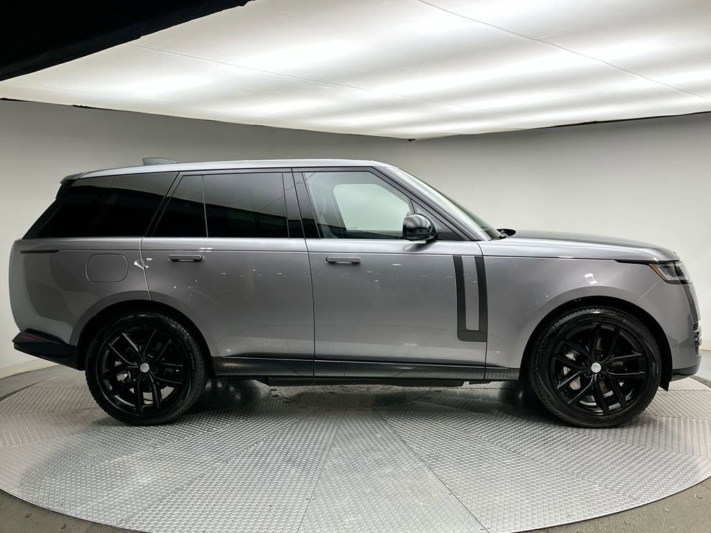 Used 2025 Land Rover Range Rover SE image 14