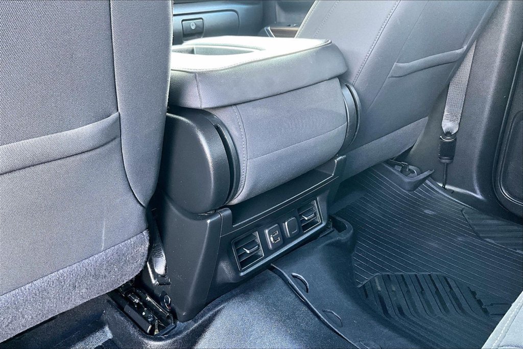 Used 2021 Chevrolet Silverado 1500 LT AWD/4WD image 11