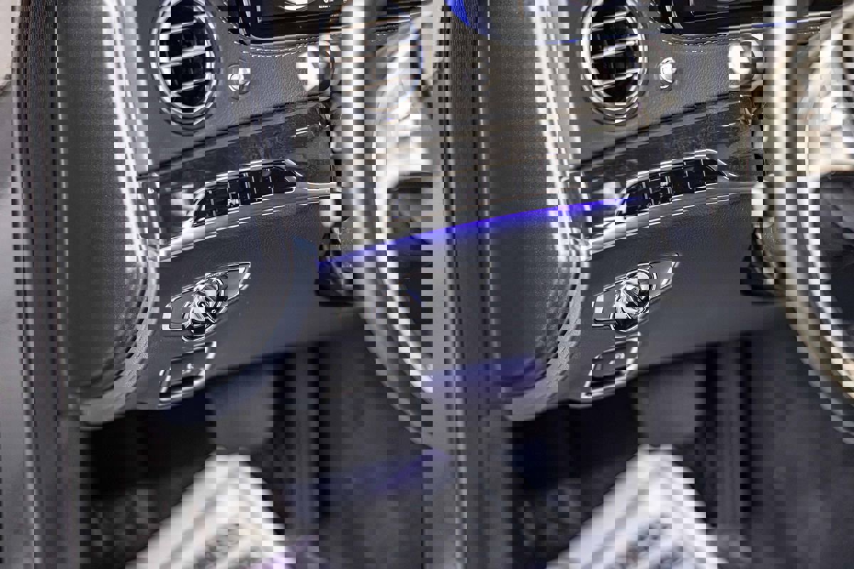 Used 2017 Mercedes-Benz S 550e w/ Premium Package image 21