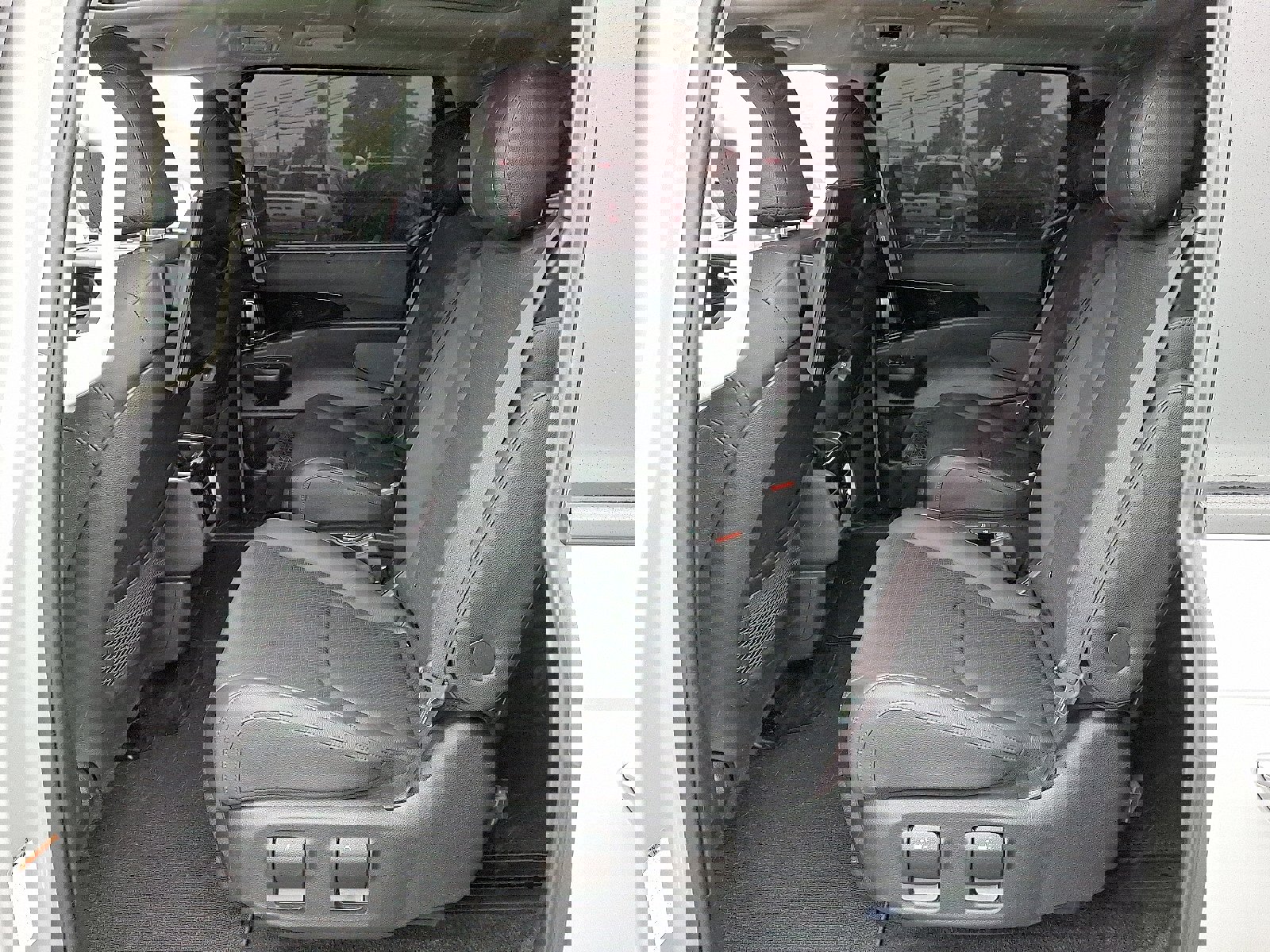 Used 2025 Kia Carnival SX Prestige image 10