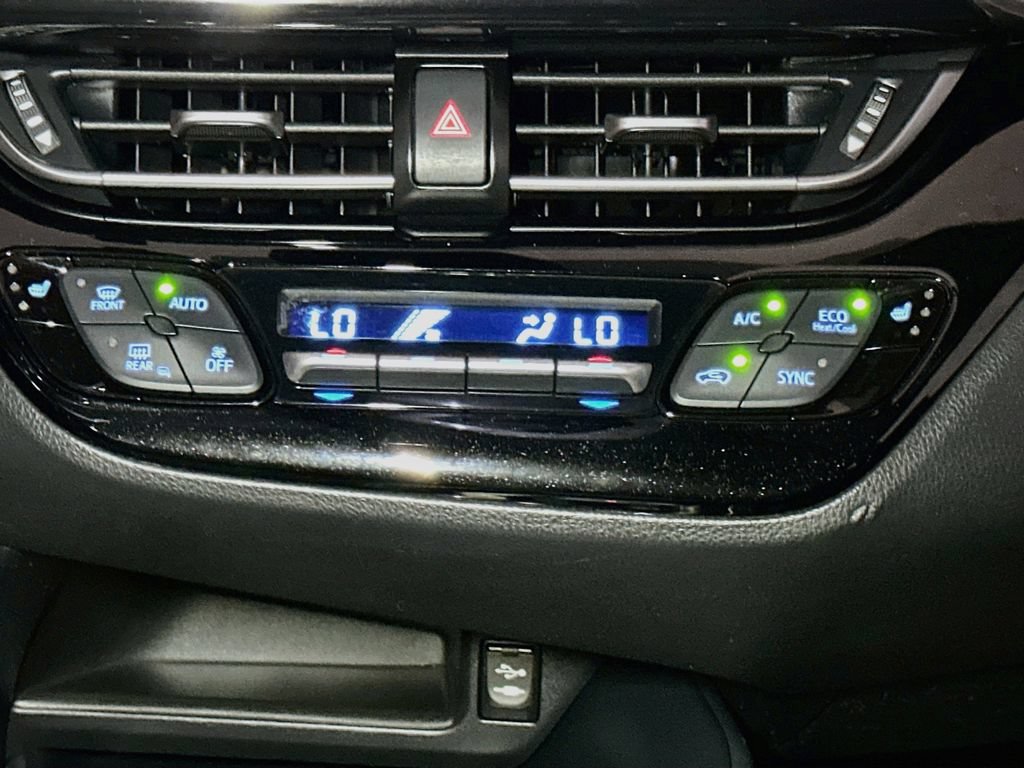 Used 2018 Toyota C-HR XLE FWD image 13