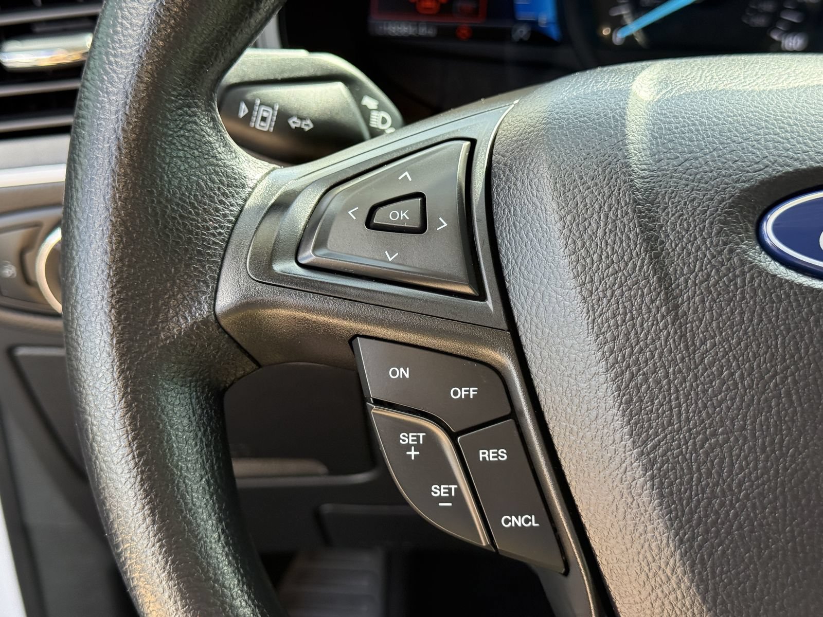 Certified 2024 Ford Edge SE w/ Black Appearance Package AWD/4WD image 29