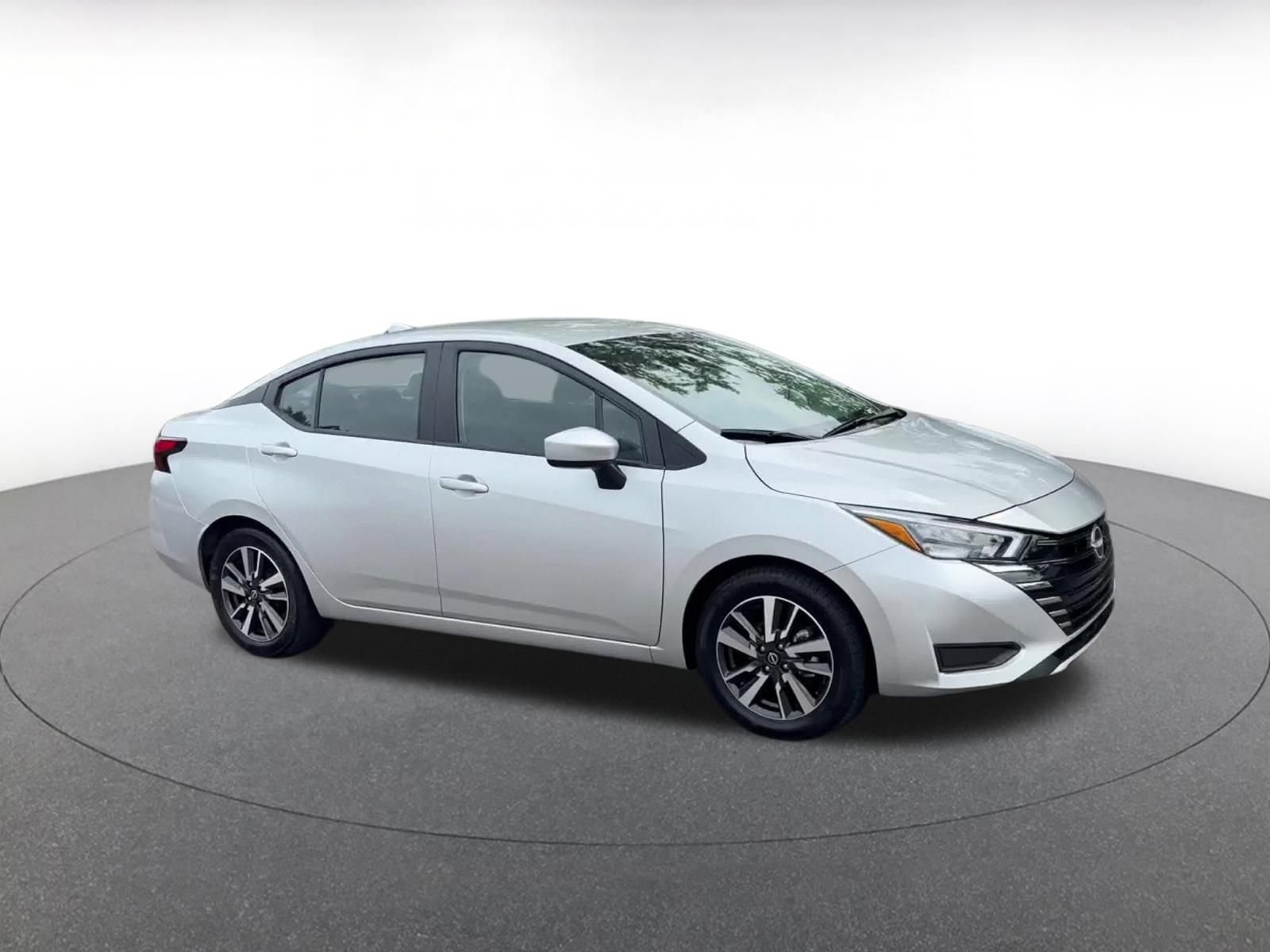 Used 2025 Nissan Versa SV FWD video 2