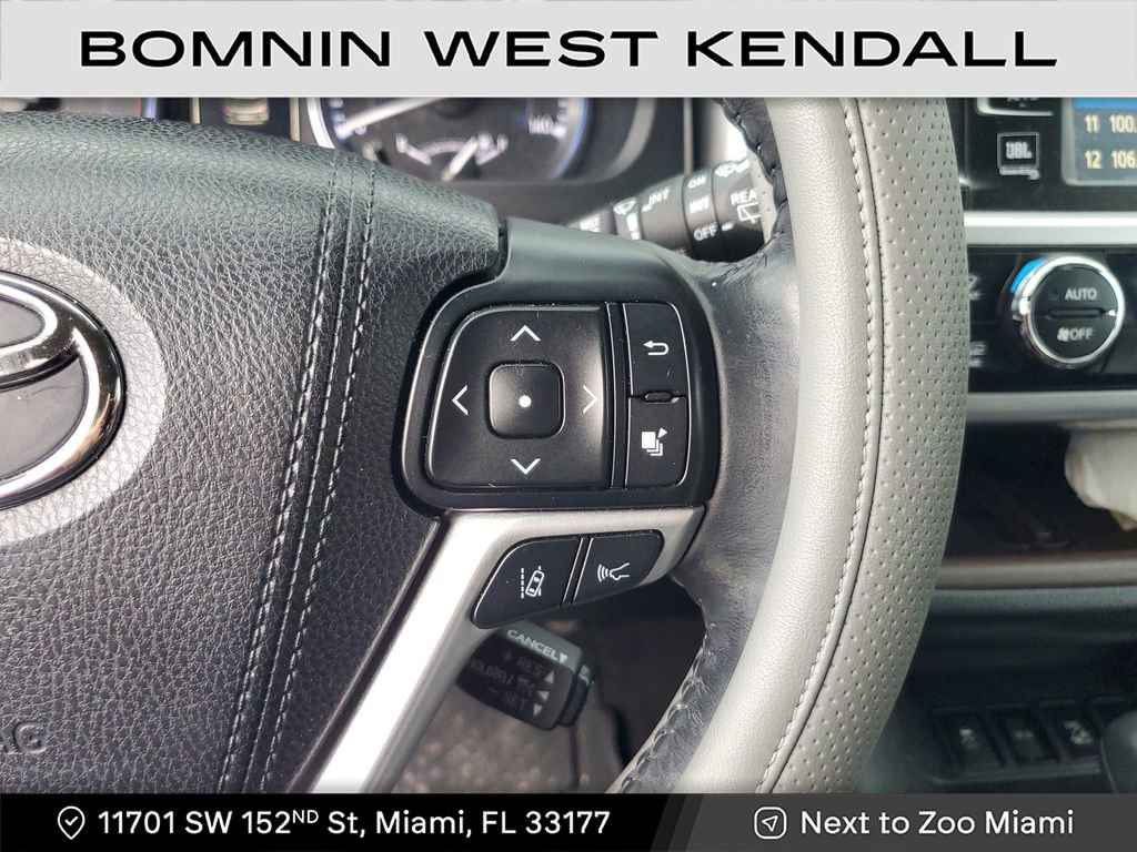Used 2017 Toyota Highlander Limited image 31
