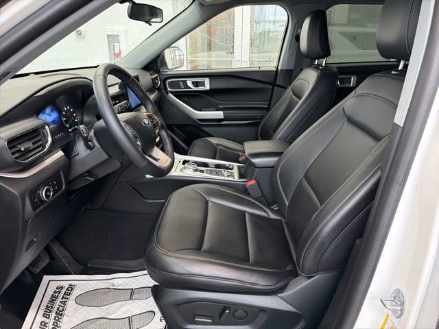 Used 2023 Ford Explorer XLT w/ Equipment Group 202A image 19