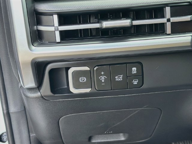Certified 2025 Hyundai Santa Fe XRT AWD/4WD image 11