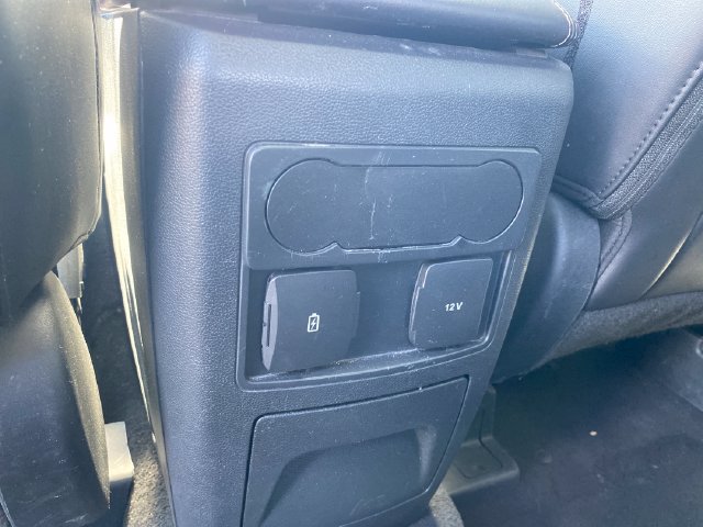 Used 2023 Ford Explorer XLT AWD/4WD image 21