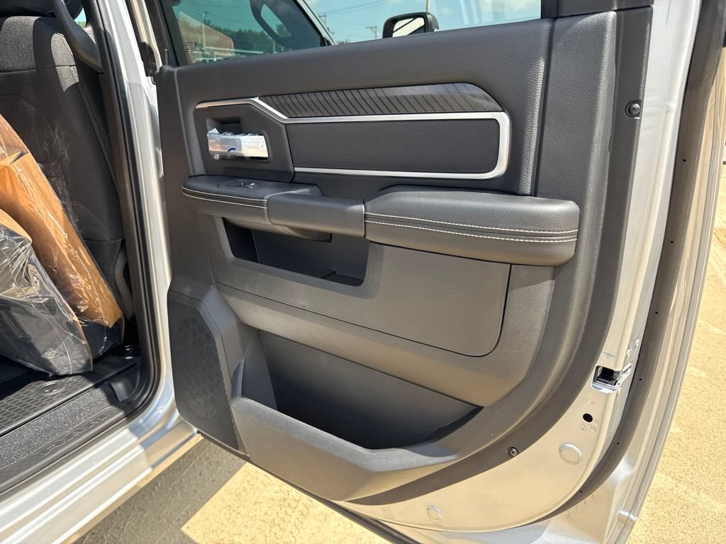 New 2026 RAM 2500 Big Horn AWD/4WD image 24