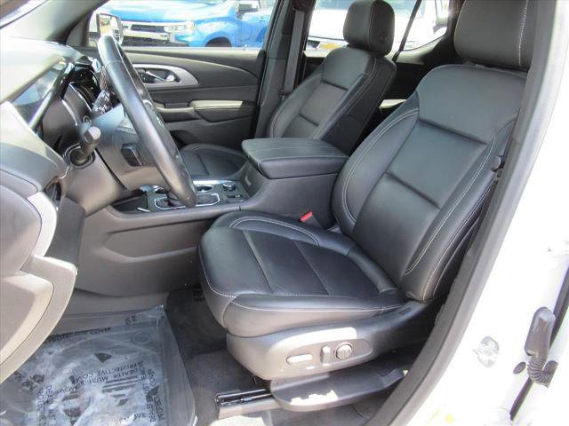 Used 2023 Chevrolet Traverse LT w/ Midnight/Sport Edition AWD/4WD image 18