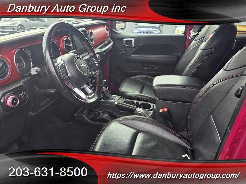 Used 2022 Jeep Wrangler Unlimited Rubicon w/ Cold Weather Group AWD/4WD image 9