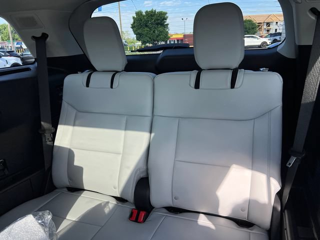 New 2026 Ford Explorer Platinum w/ LUX Leather Package AWD/4WD image 25
