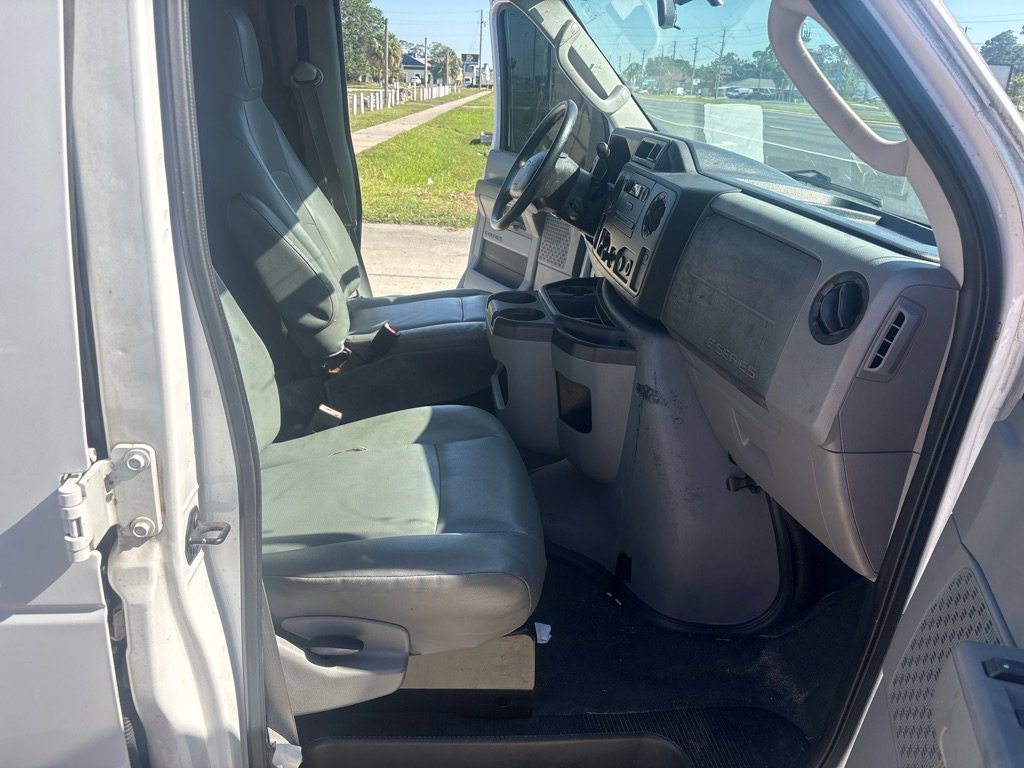 Used 2011 Ford E-150 and Econoline 150 w/ Commercial Cargo Van Pkg RWD image 18