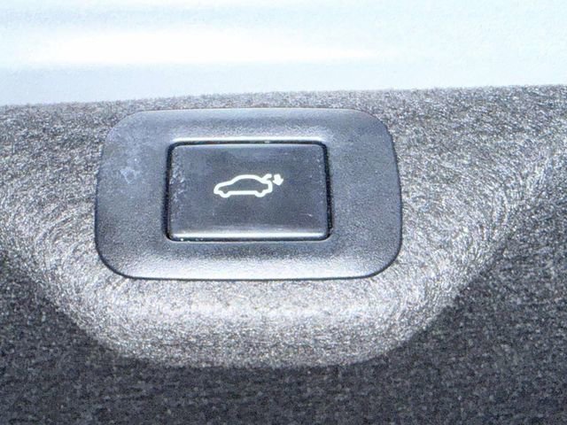 Certified 2021 Lexus ES 300h w/ Accessory Package image 18