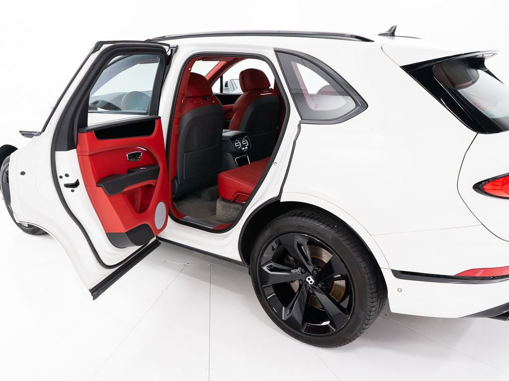 Certified 2023 Bentley Bentayga AWD/4WD image 19