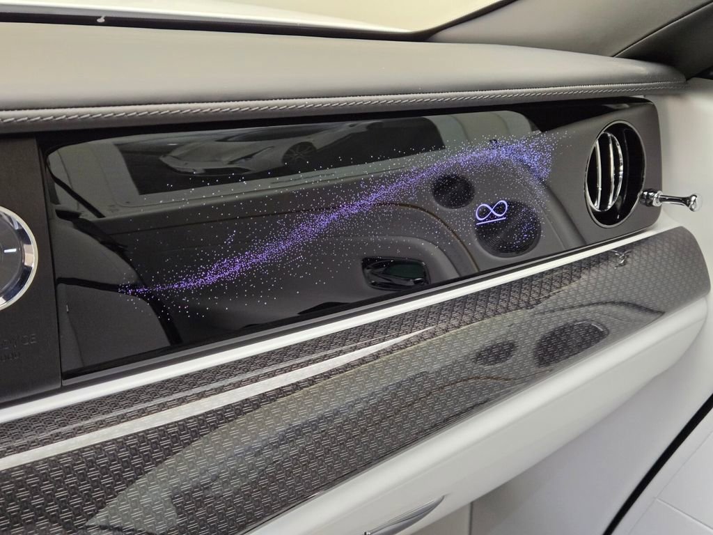 New 2025 Rolls-Royce Spectre Black Badge w/ Leather Finishing Pack AWD/4WD image 38