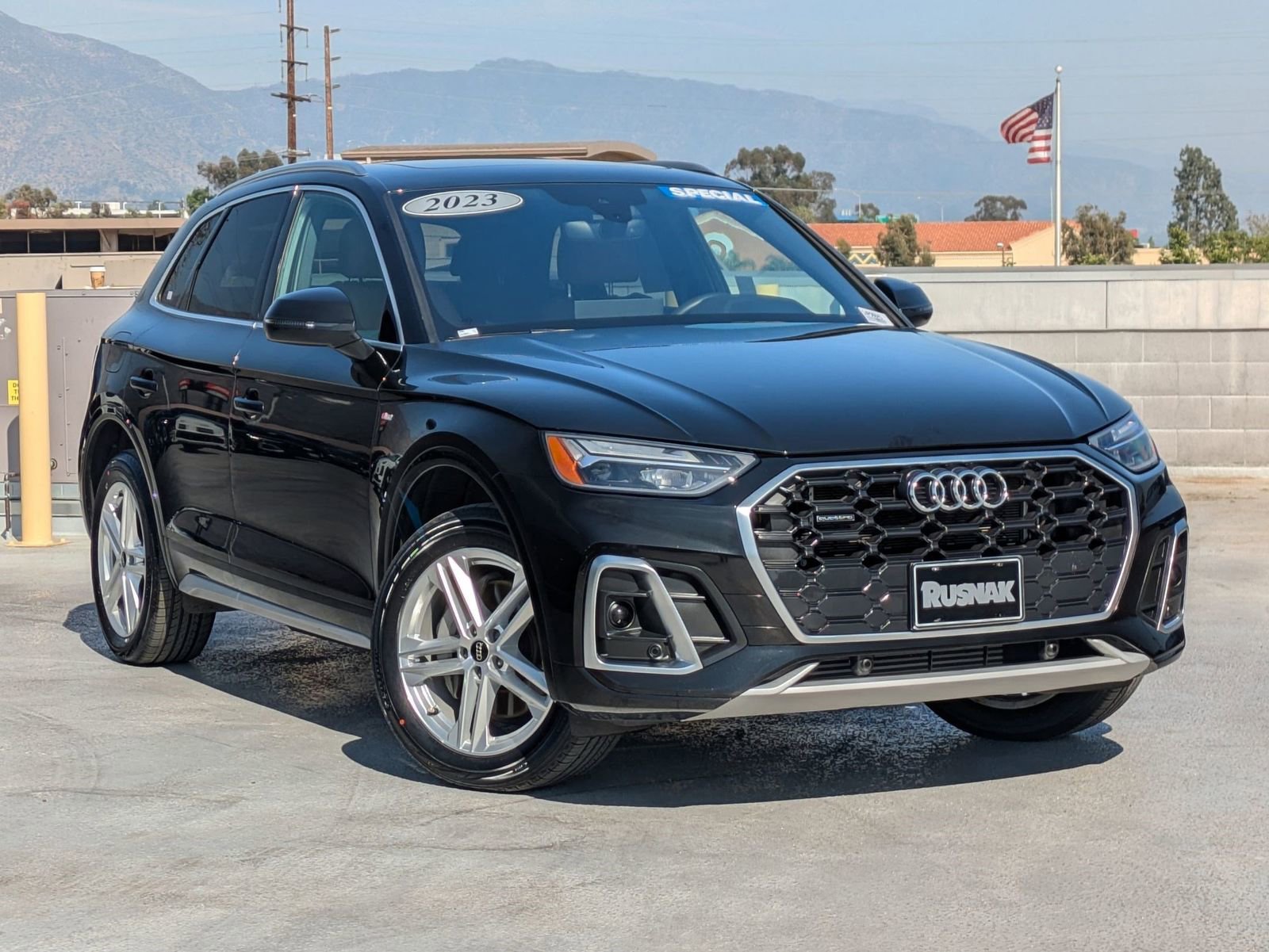 Used 2023 Audi Q5 e Premium w/ Convenience Package image 33