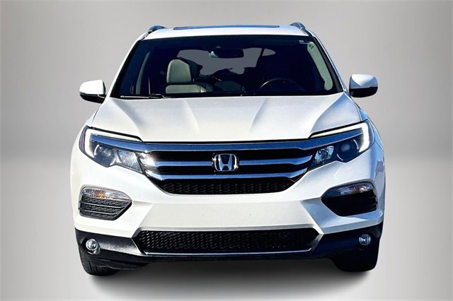 Used 2017 Honda Pilot Touring image 3