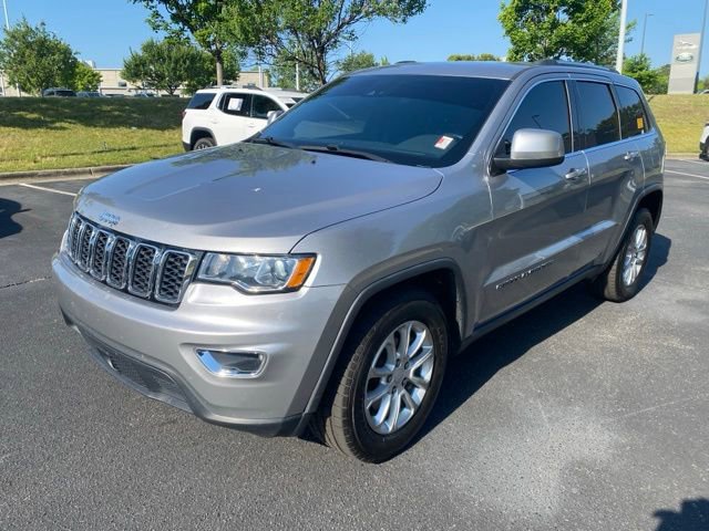 Used 2021 Jeep Grand Cherokee Laredo RWD image 9