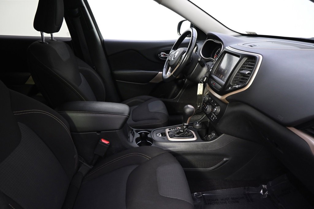 Used 2017 Jeep Cherokee Latitude w/ Safety/Convenience Group image 16
