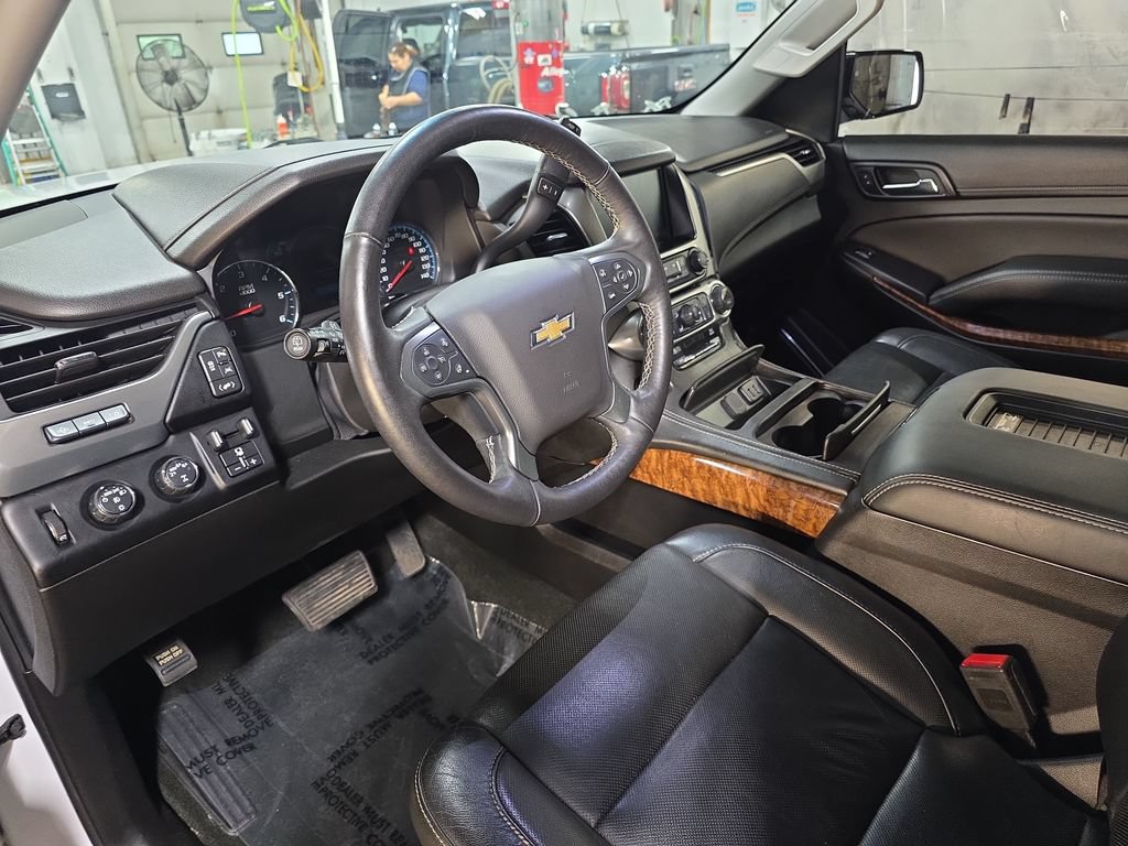 Used 2018 Chevrolet Suburban Premier AWD/4WD image 18