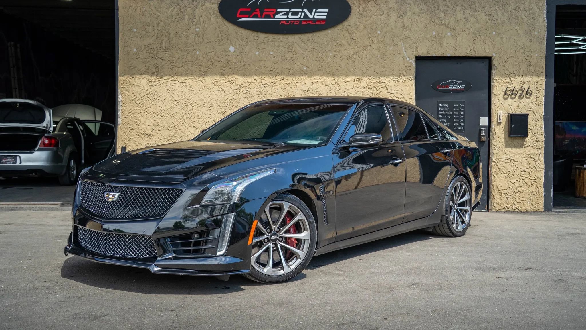 Used 2018 Cadillac CTS V w/ Luxury Package RWD image 4