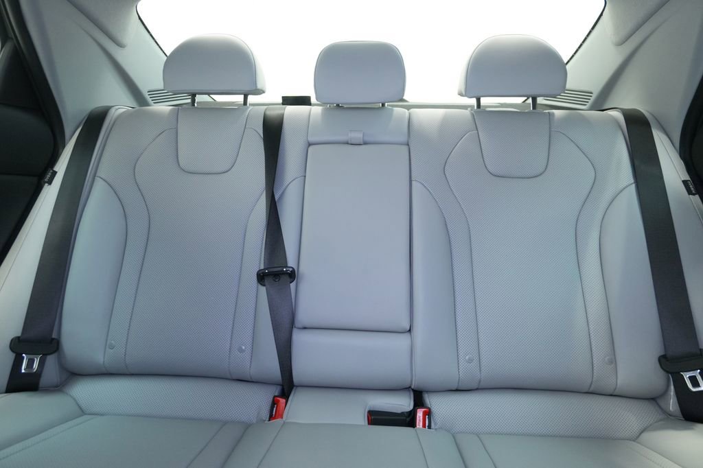 New 2026 Hyundai Elantra Limited image 18