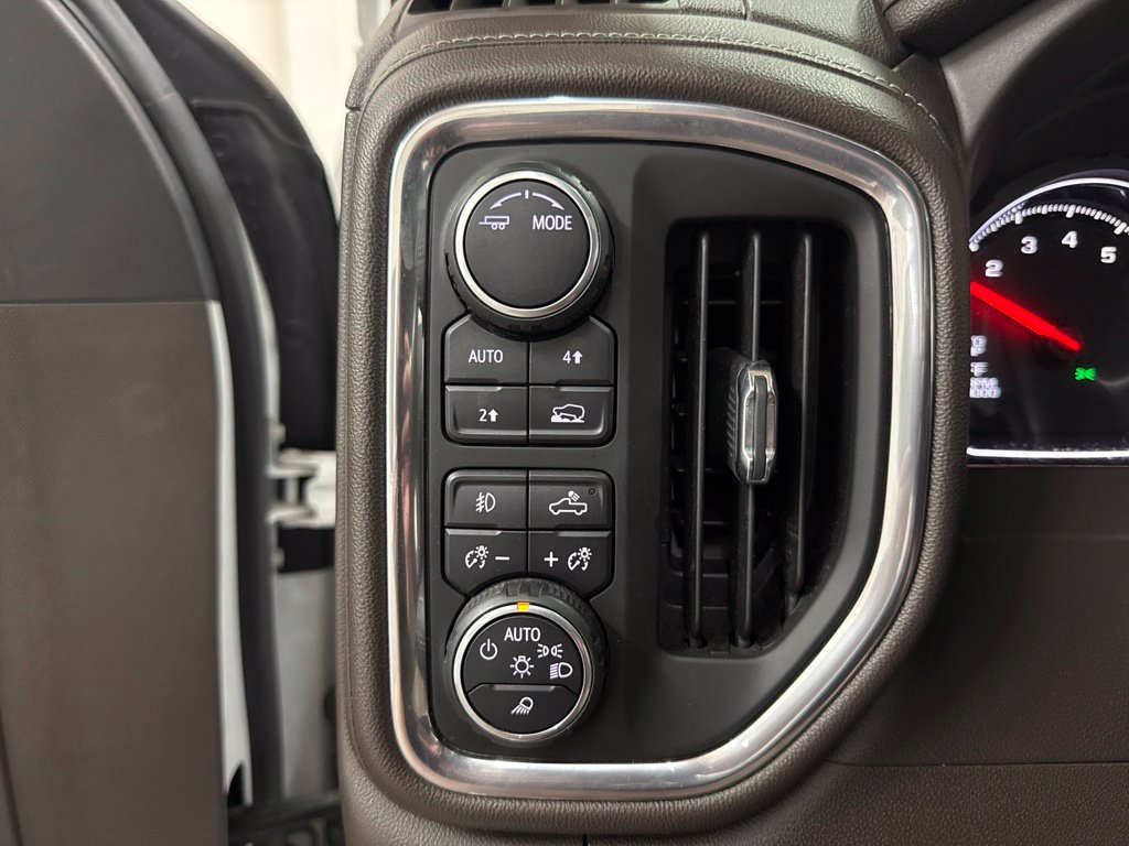 Used 2020 Chevrolet Silverado 1500 LTZ w/ LTZ Plus Package AWD/4WD image 17