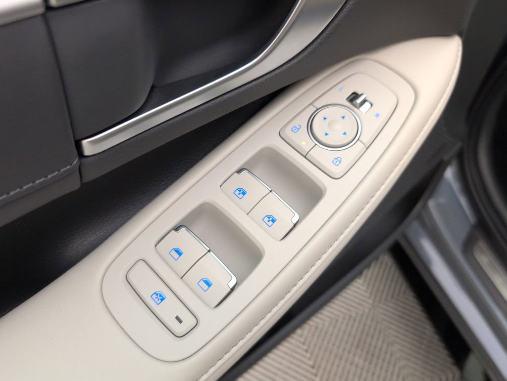 Used 2025 Hyundai Sonata Limited FWD image 35