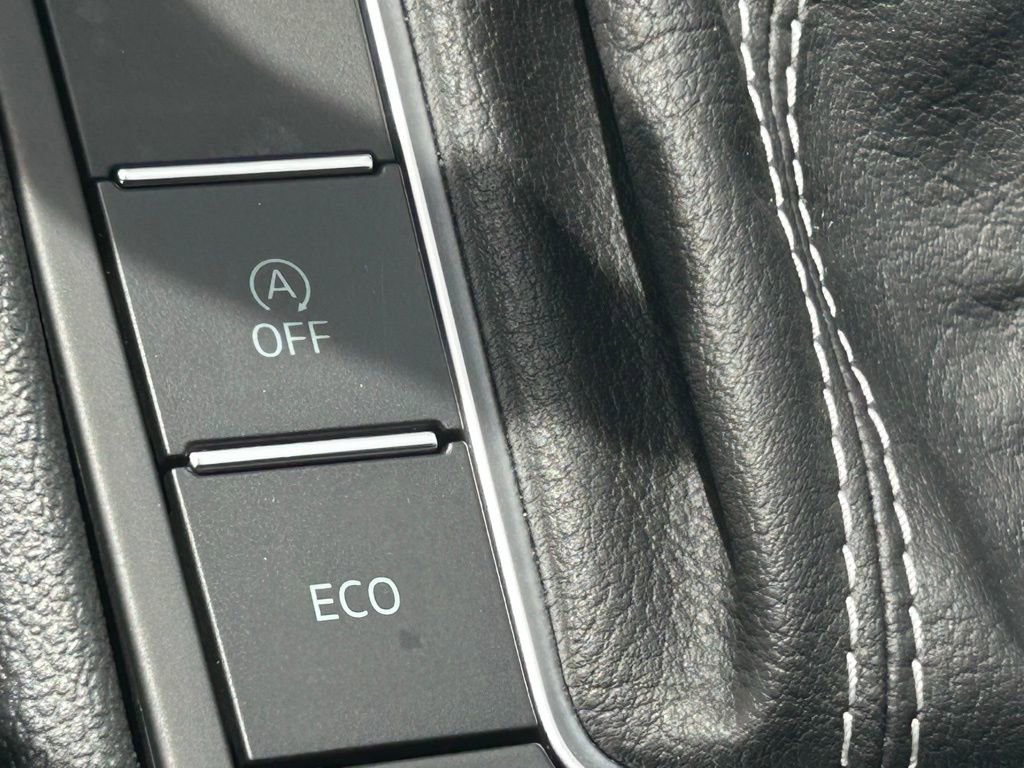 Used 2025 Volkswagen Jetta Sport image 55