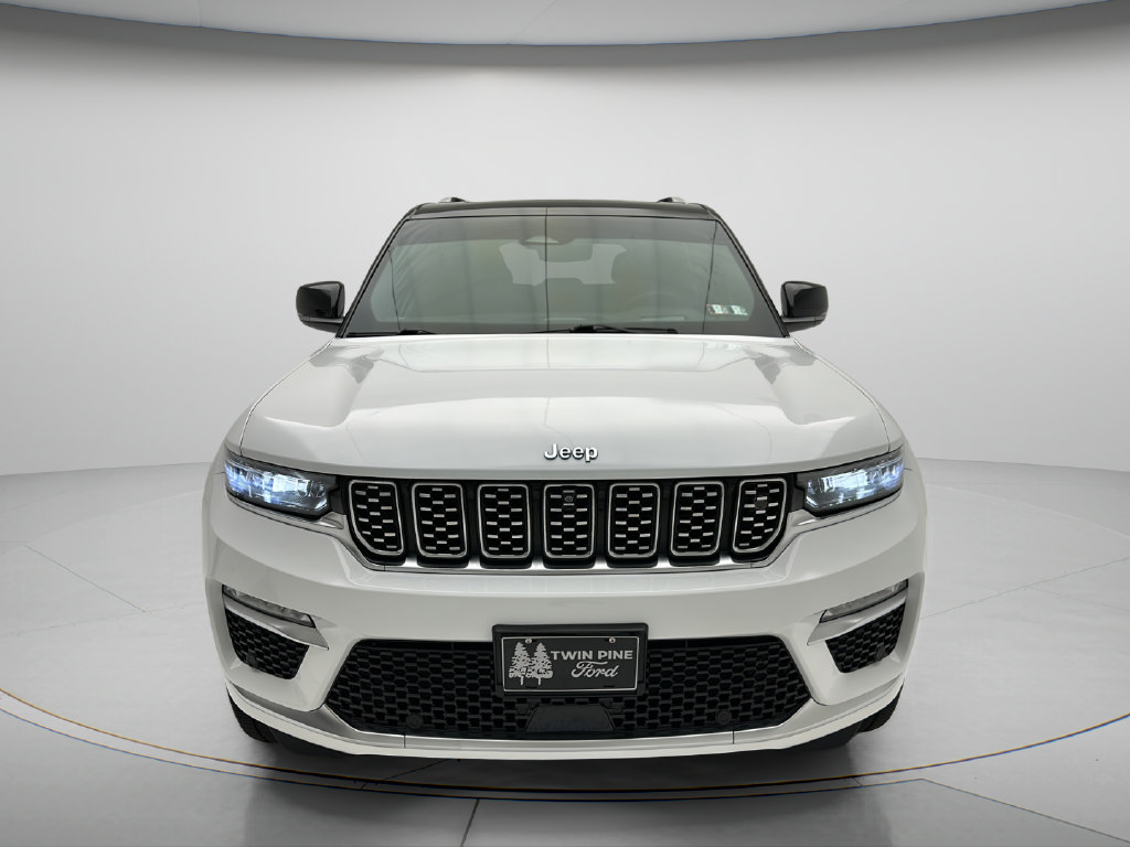 Used 2023 Jeep Grand Cherokee Summit AWD/4WD image 2