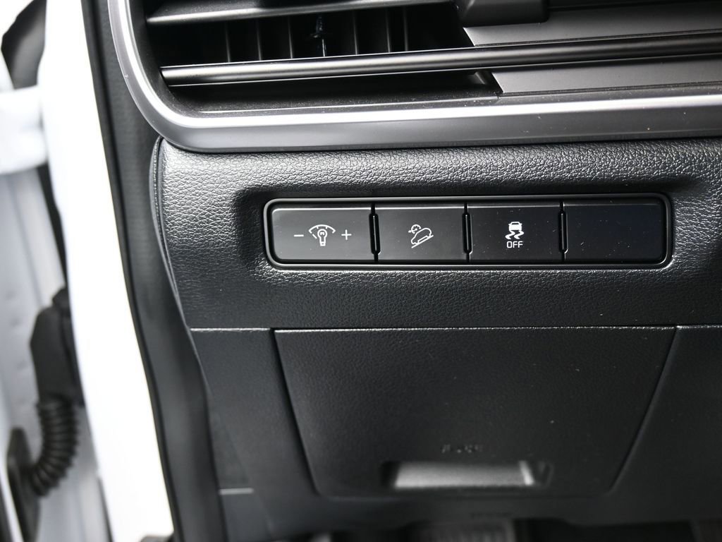 Used 2025 Kia Telluride LX FWD image 35