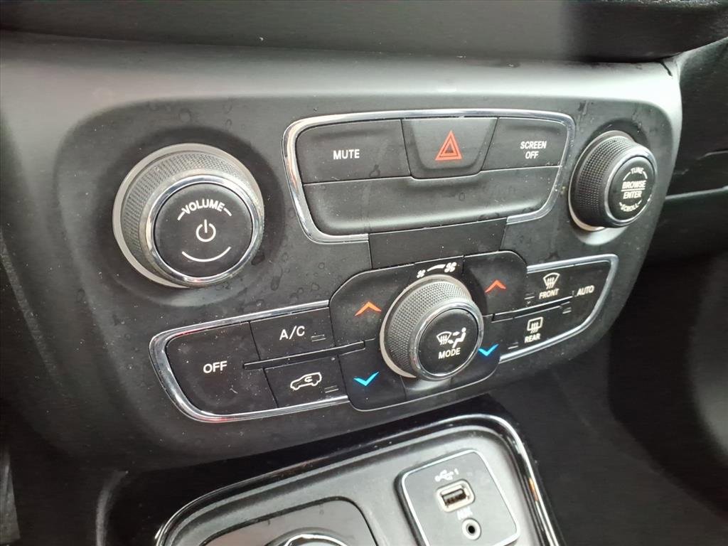 Certified 2020 Jeep Compass Latitude image 18