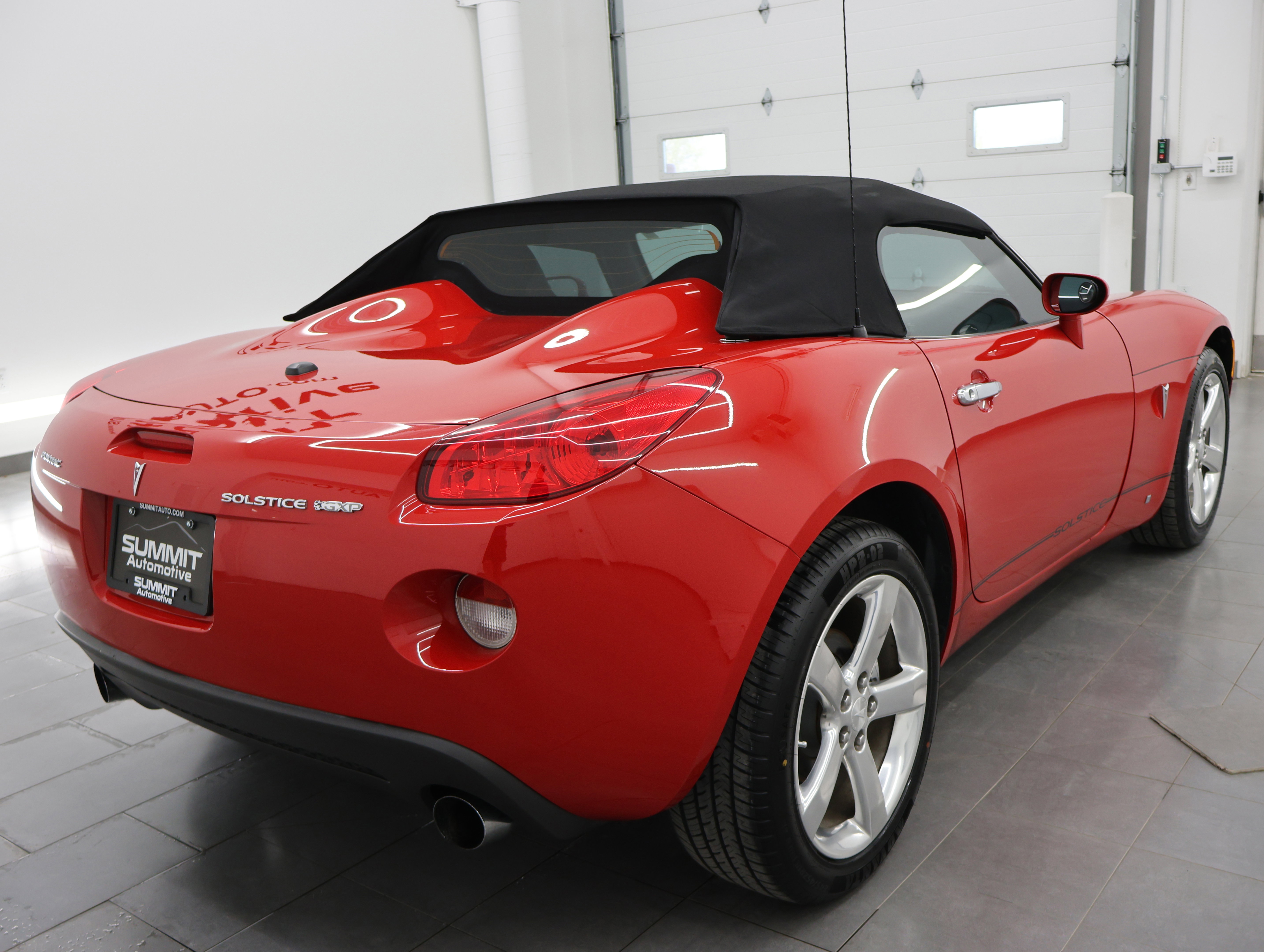 Used 2007 Pontiac Solstice GXP w/ Premium Package RWD image 5
