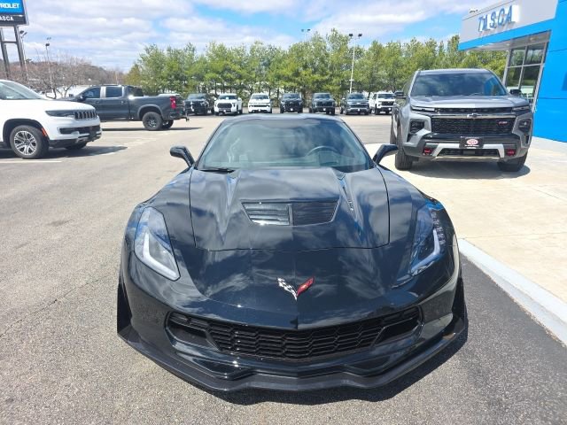 Used 2015 Chevrolet Corvette Z06 w/ 3LZ Preferred Equipment Group RWD image 8