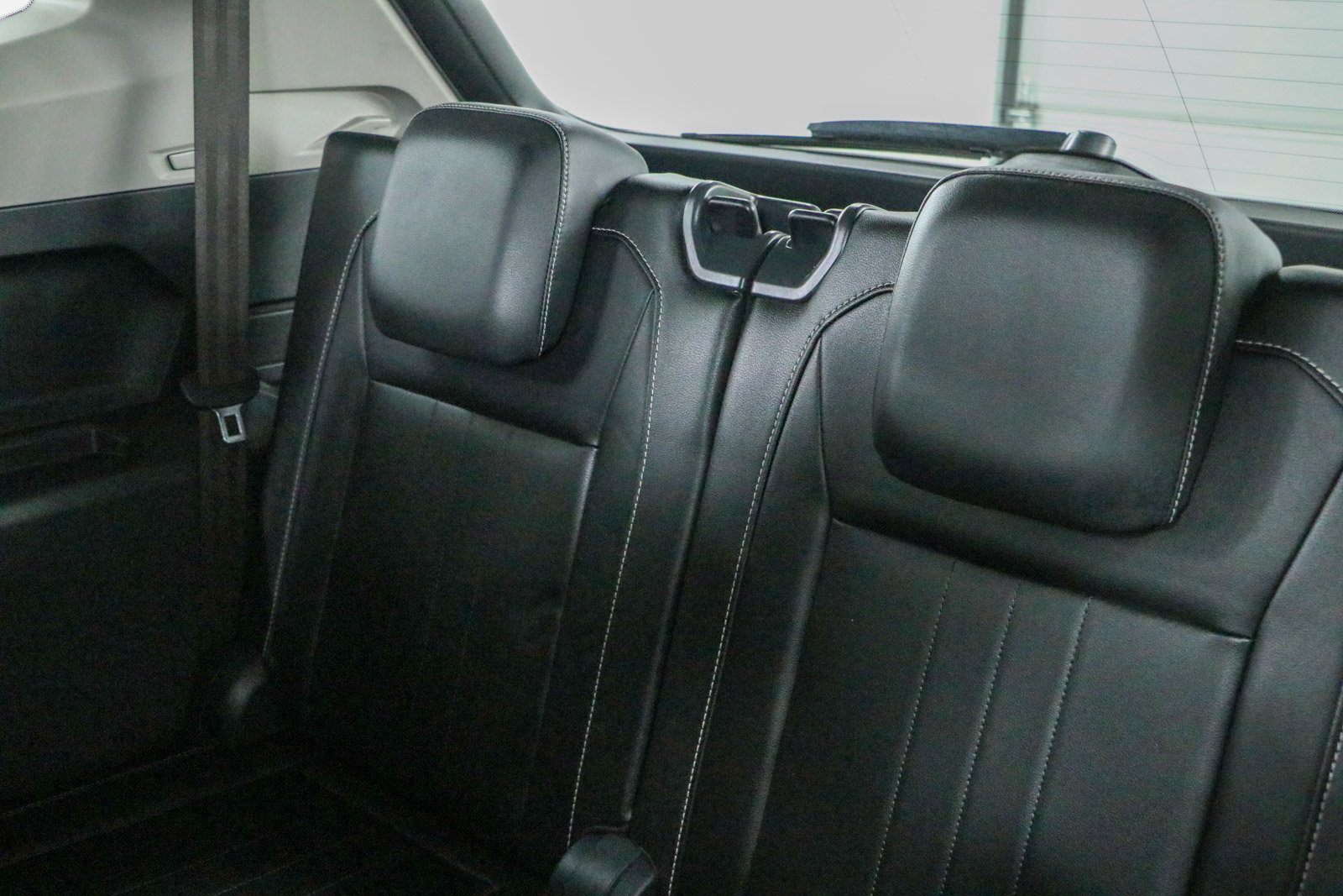 Used 2023 Volkswagen Tiguan SE w/ Panoramic Sunroof Package FWD image 26
