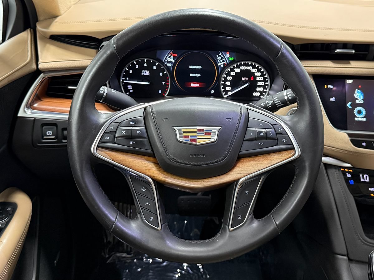 Used 2018 Cadillac XT5 Platinum w/ Driver Assist Package AWD/4WD image 17
