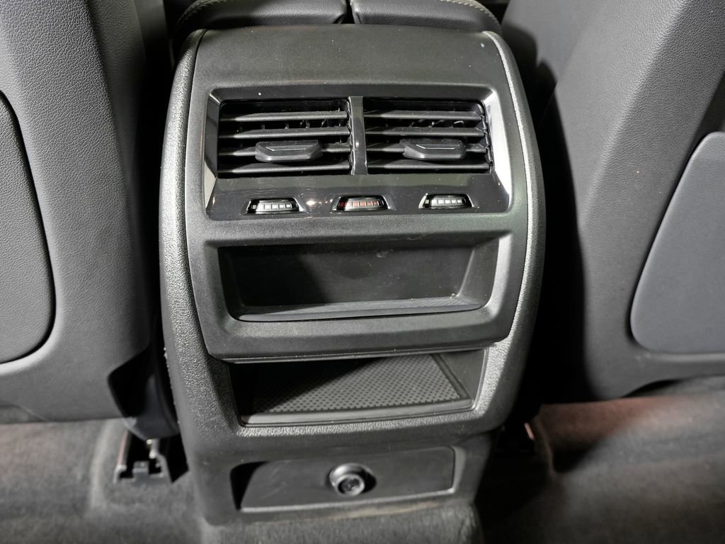 Used 2025 BMW X6 xDrive40i w/ Premium Package image 36