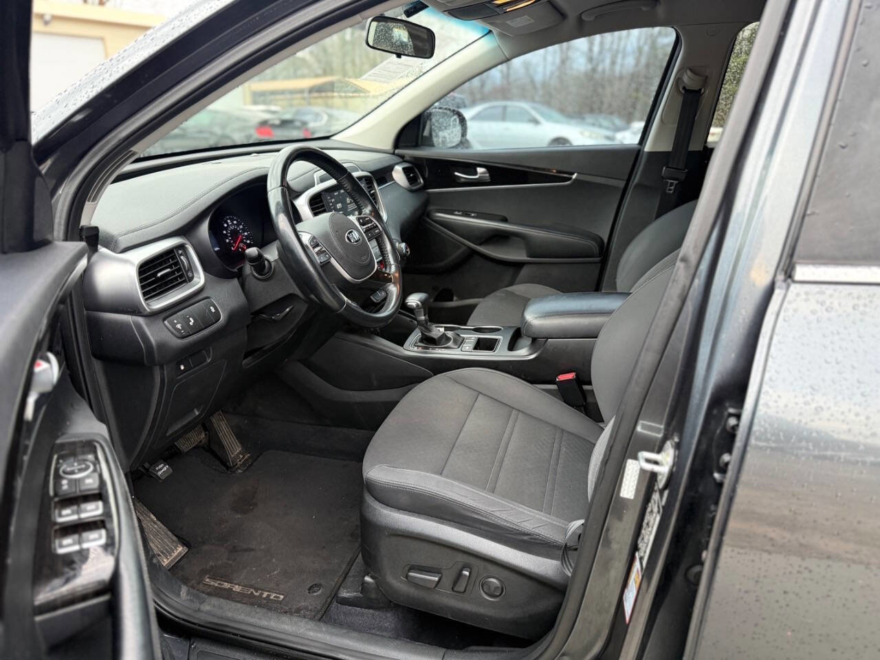 Used 2020 Kia Sorento S image 11