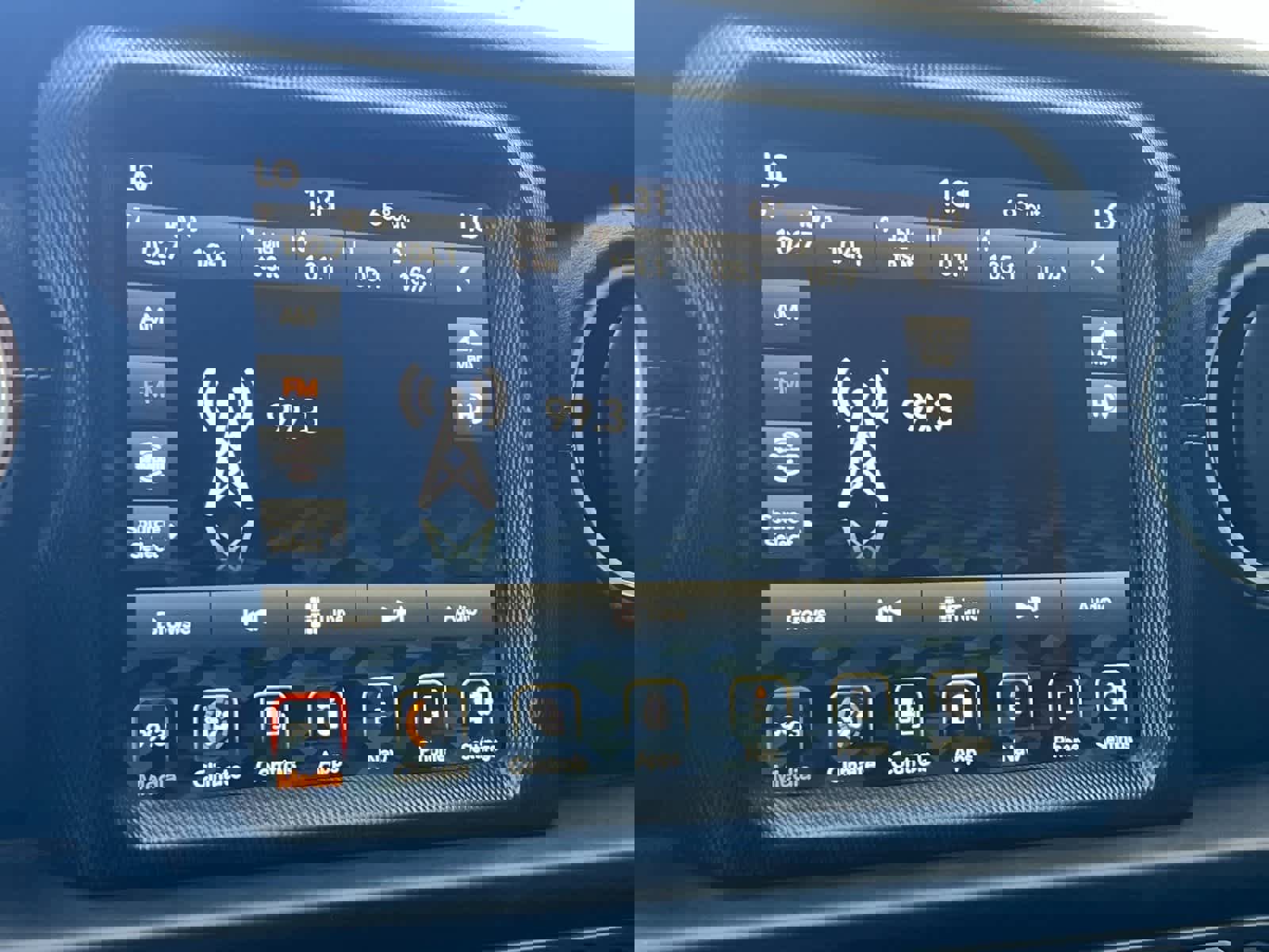 Used 2023 Jeep Wrangler Sahara image 19