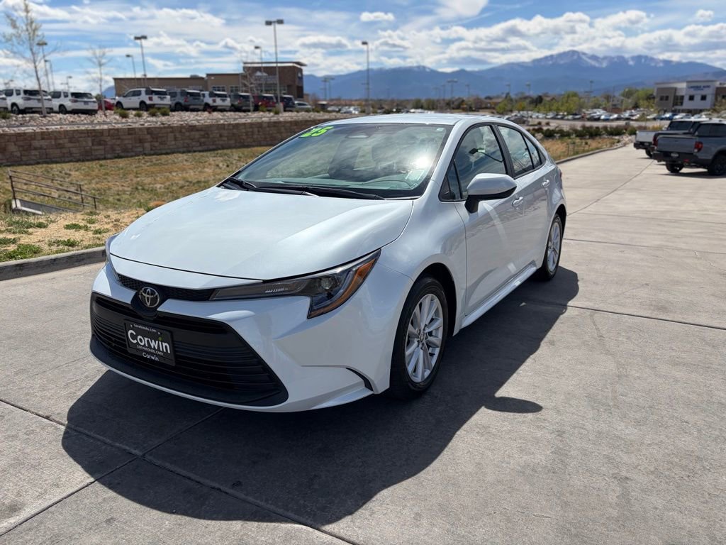 Used 2025 Toyota Corolla LE w/ LE Premium Package image 3