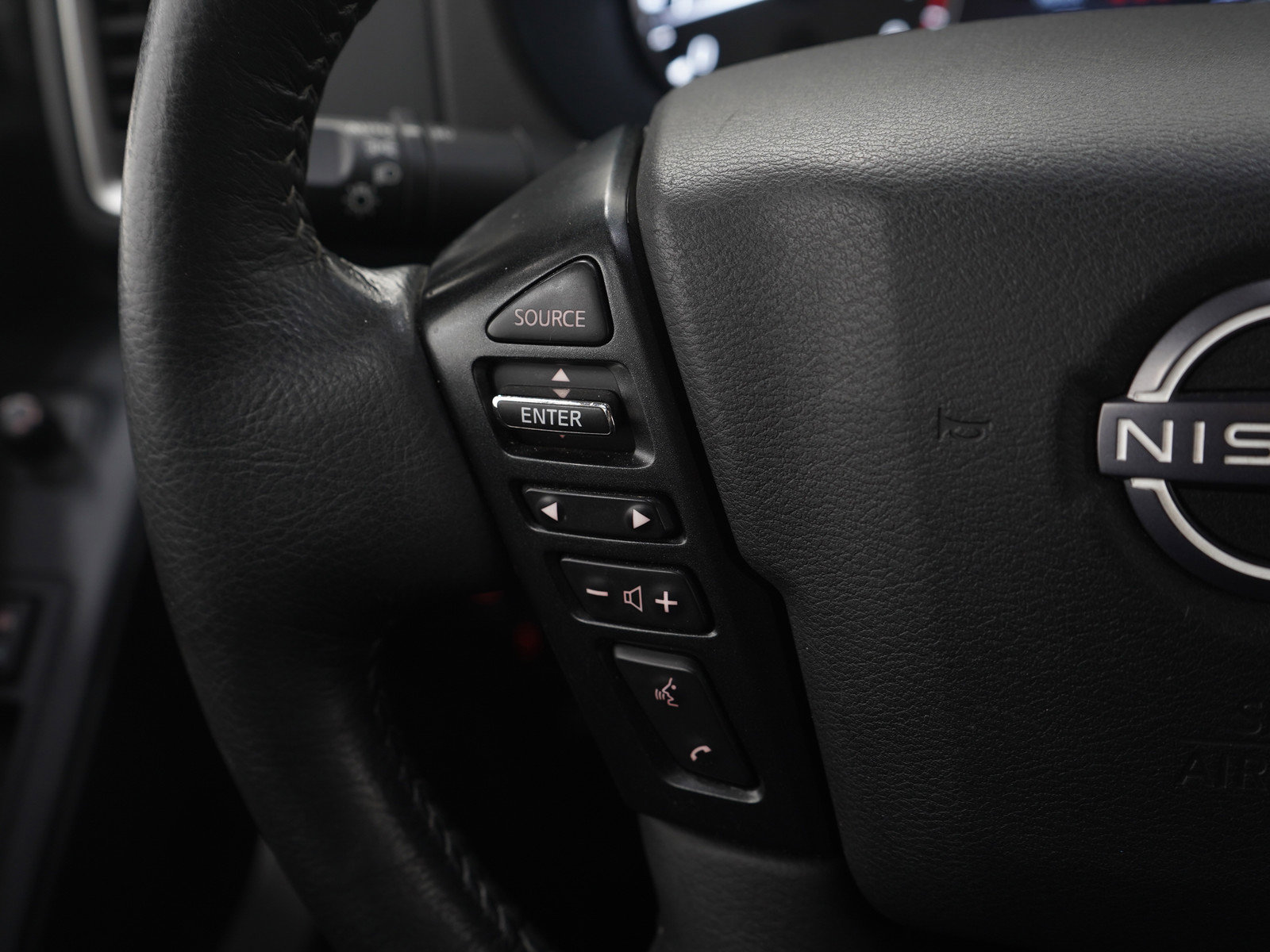 Used 2023 Nissan Frontier SV w/ SV Convenience Package AWD/4WD image 25