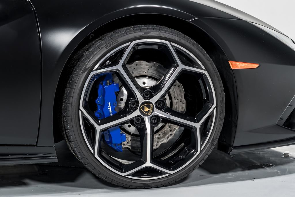 Used 2022 Lamborghini Huracan EVO RWD image 46