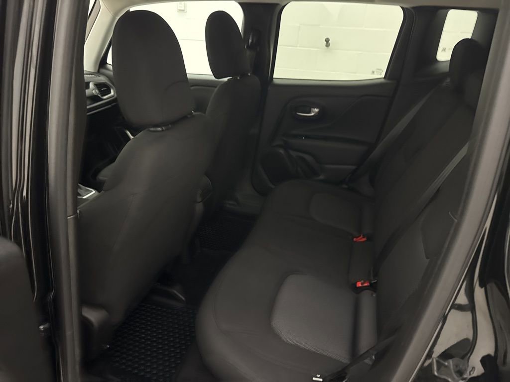 Used 2023 Jeep Renegade Latitude image 33