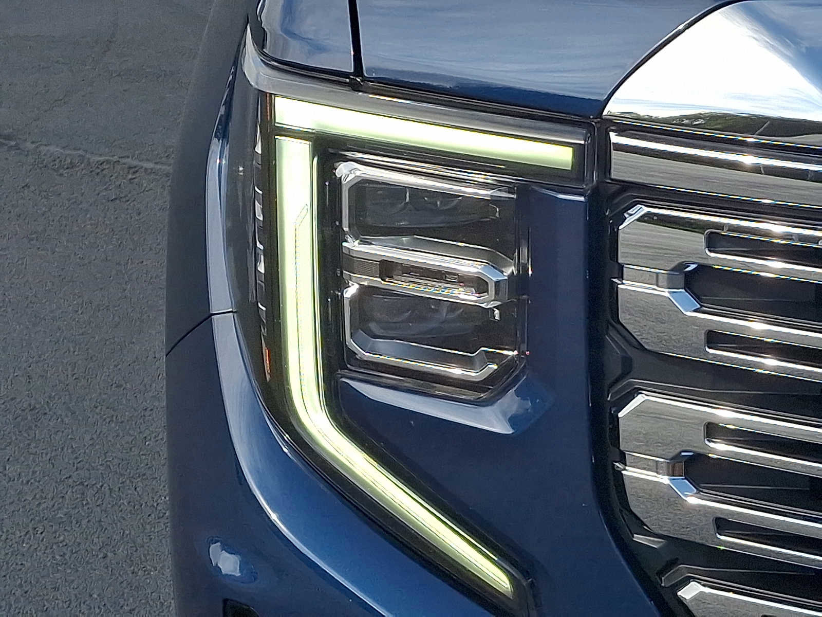 Used 2022 GMC Sierra 1500 Denali w/ Denali Reserve Package image 9