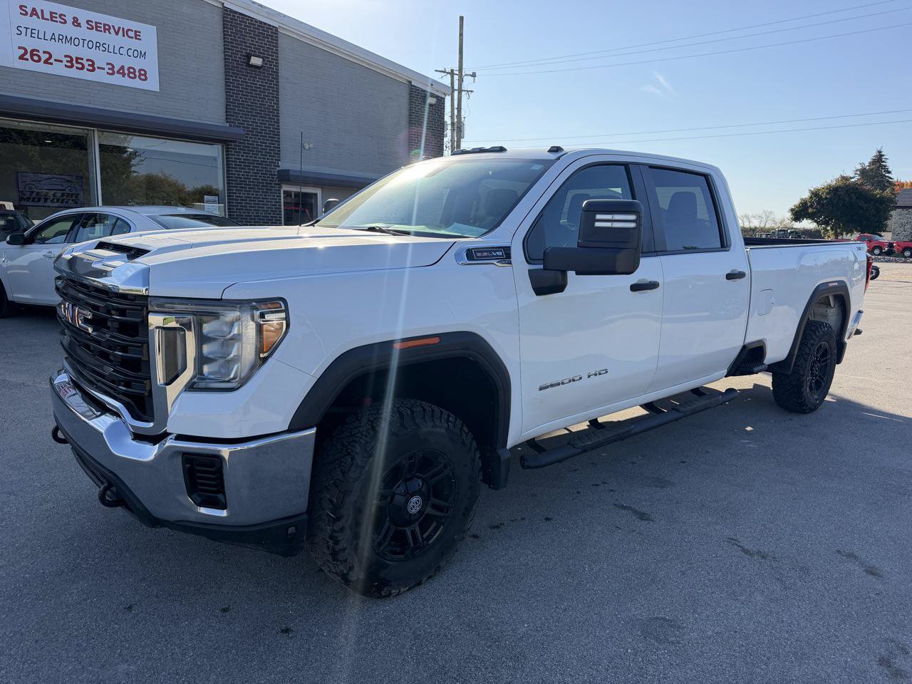 Used 2020 GMC Sierra 2500 4x4 Crew Cab w/ Convenience Package image 3