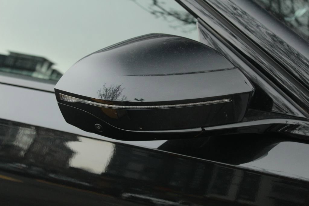 Used 2025 BMW i7 xDrive60 AWD/4WD image 11